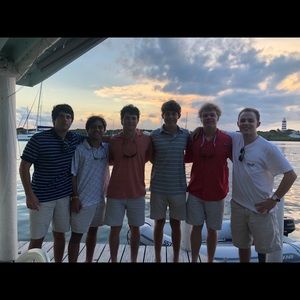 Meet your Posher, Hollis